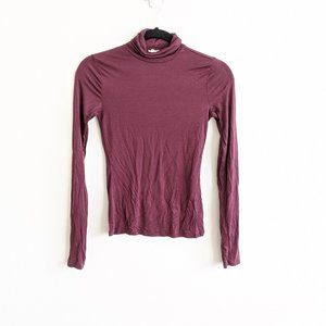 Maroon turtleneck
